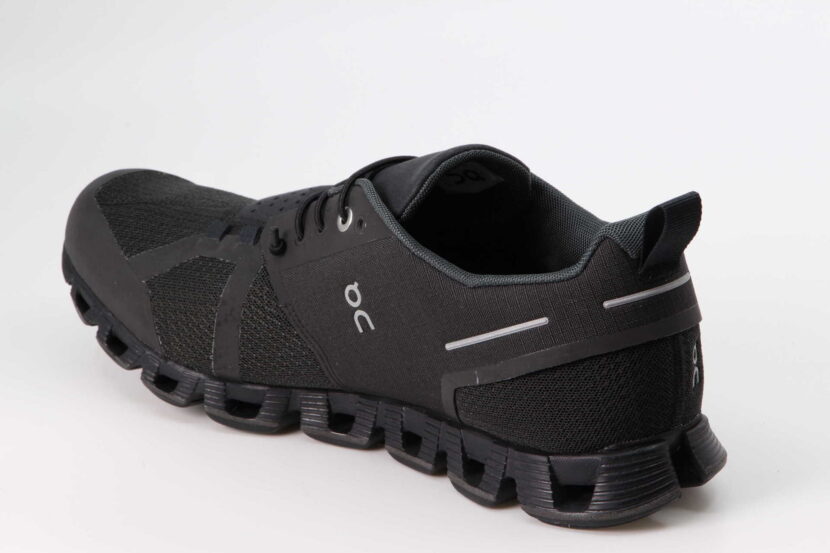mens on cloud 5 waterproof
