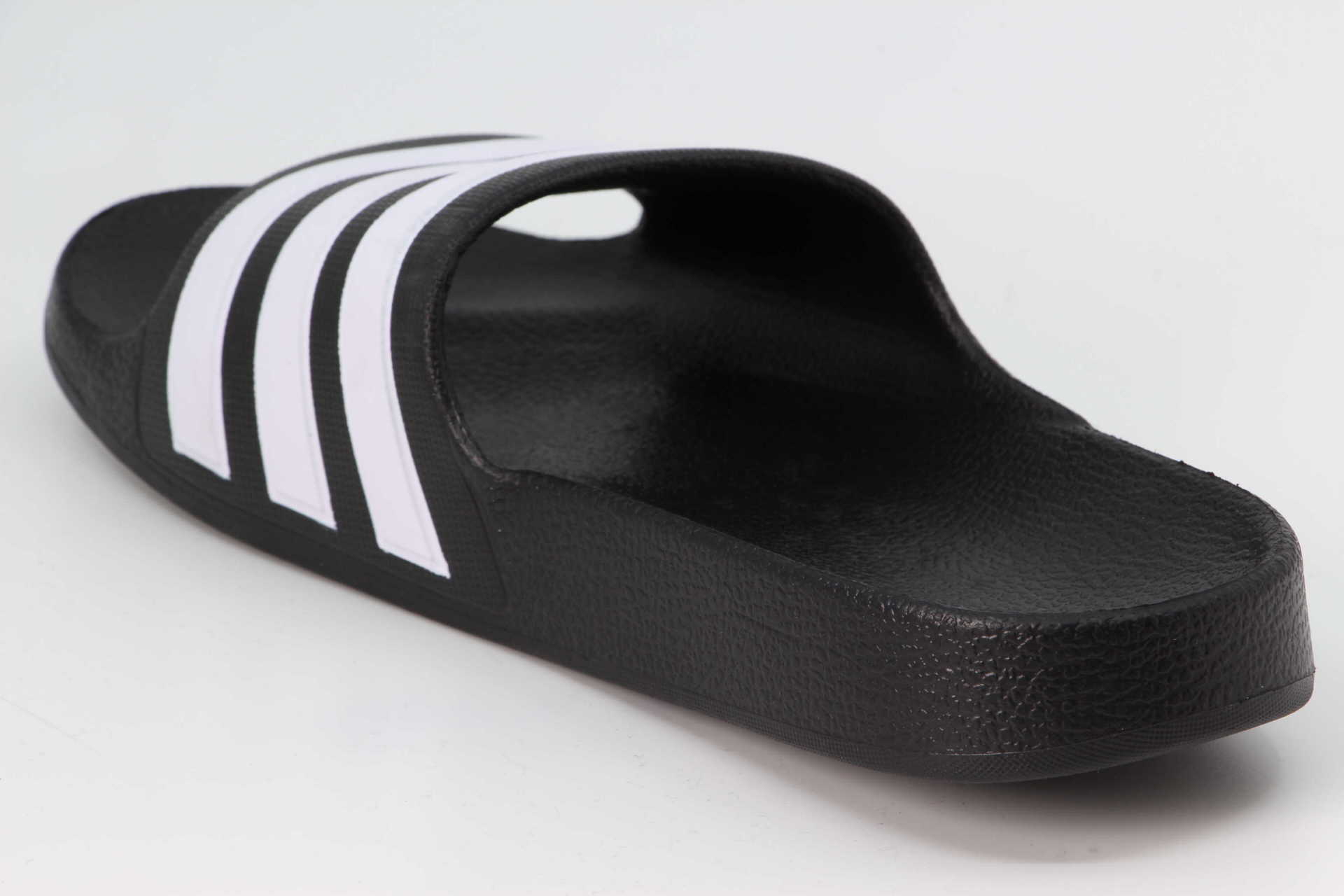 Adilette Aqua K schwarz / weiss - Schneider Schuhe