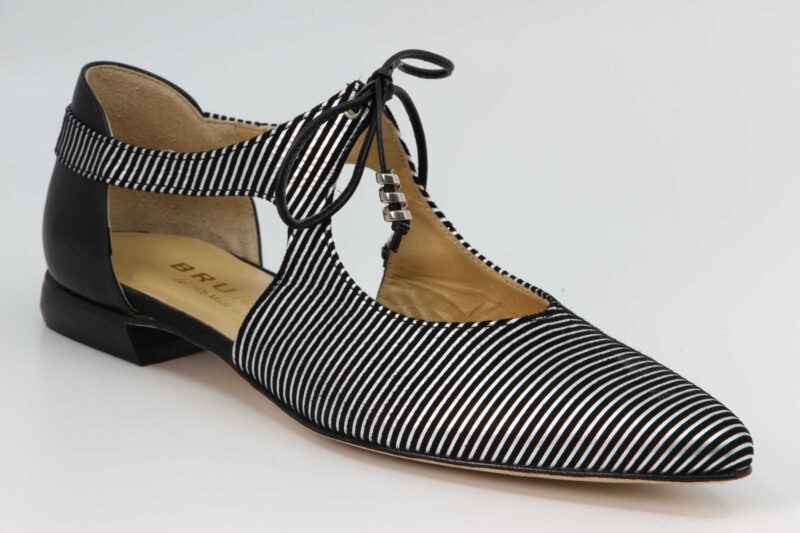 geschnürter Slipper schwarz / silber