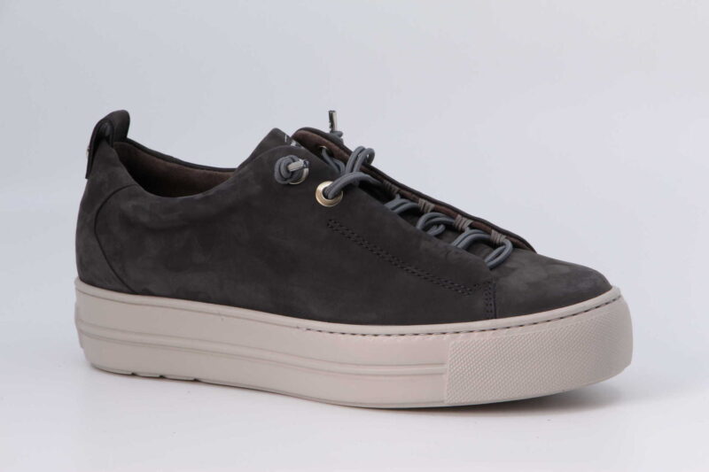 Sneakers iron