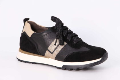 Sneaker black