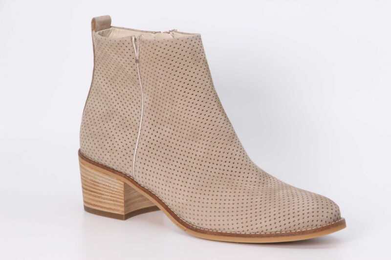 Stiefelette almond