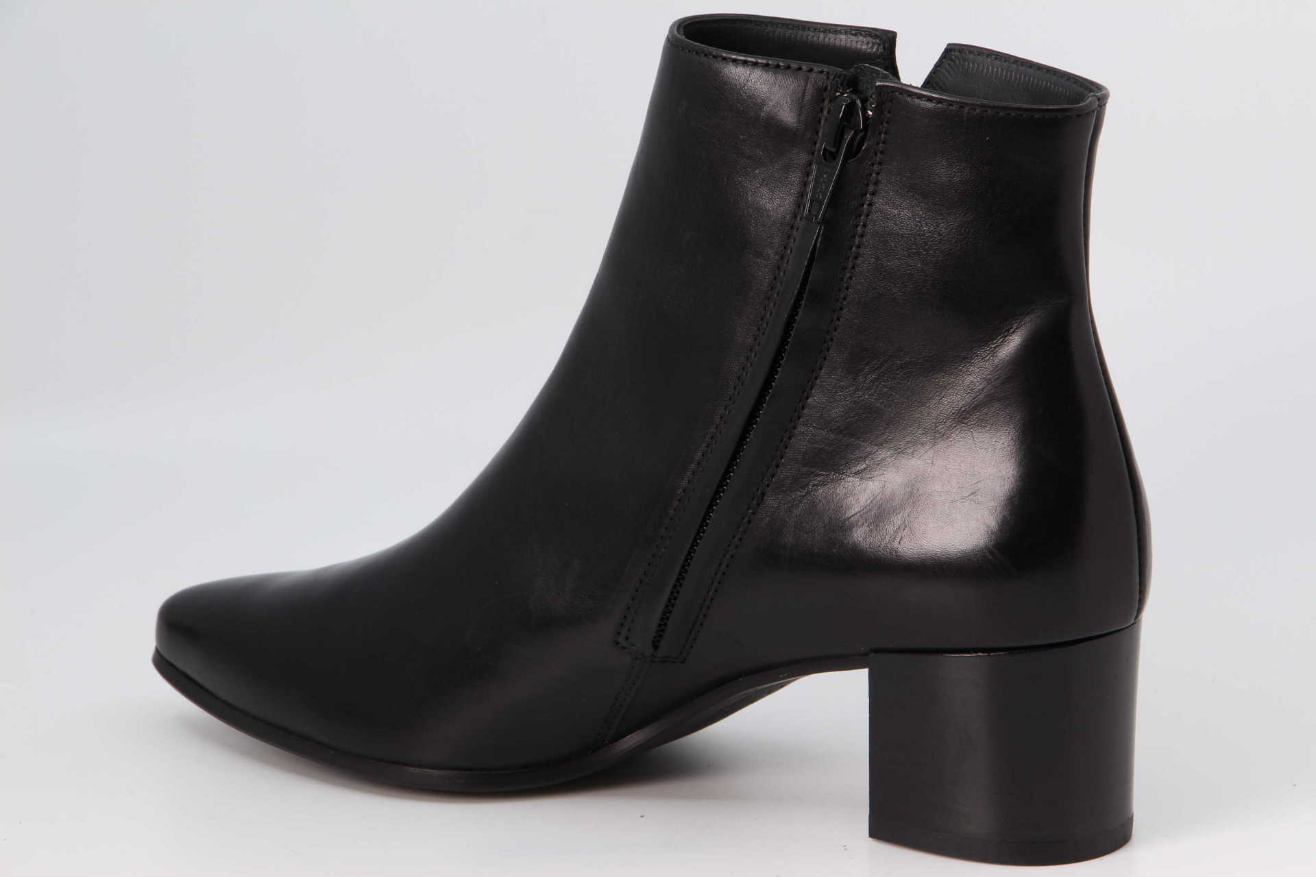 Stiefelette schwarz Rückseite