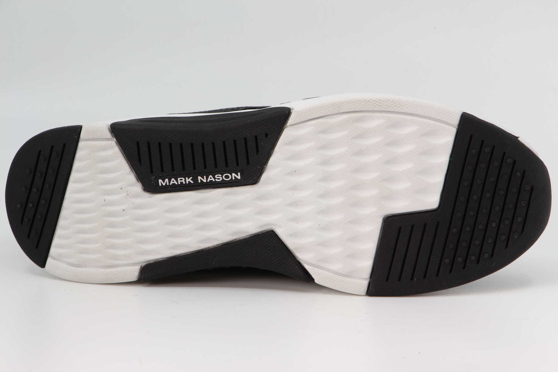 Modern Jogger schwarz Sohle