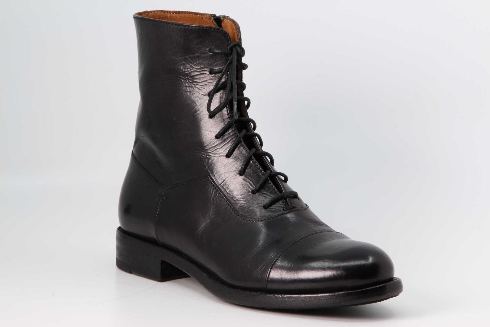 Schnürstiefelette schwarz Vorderseite