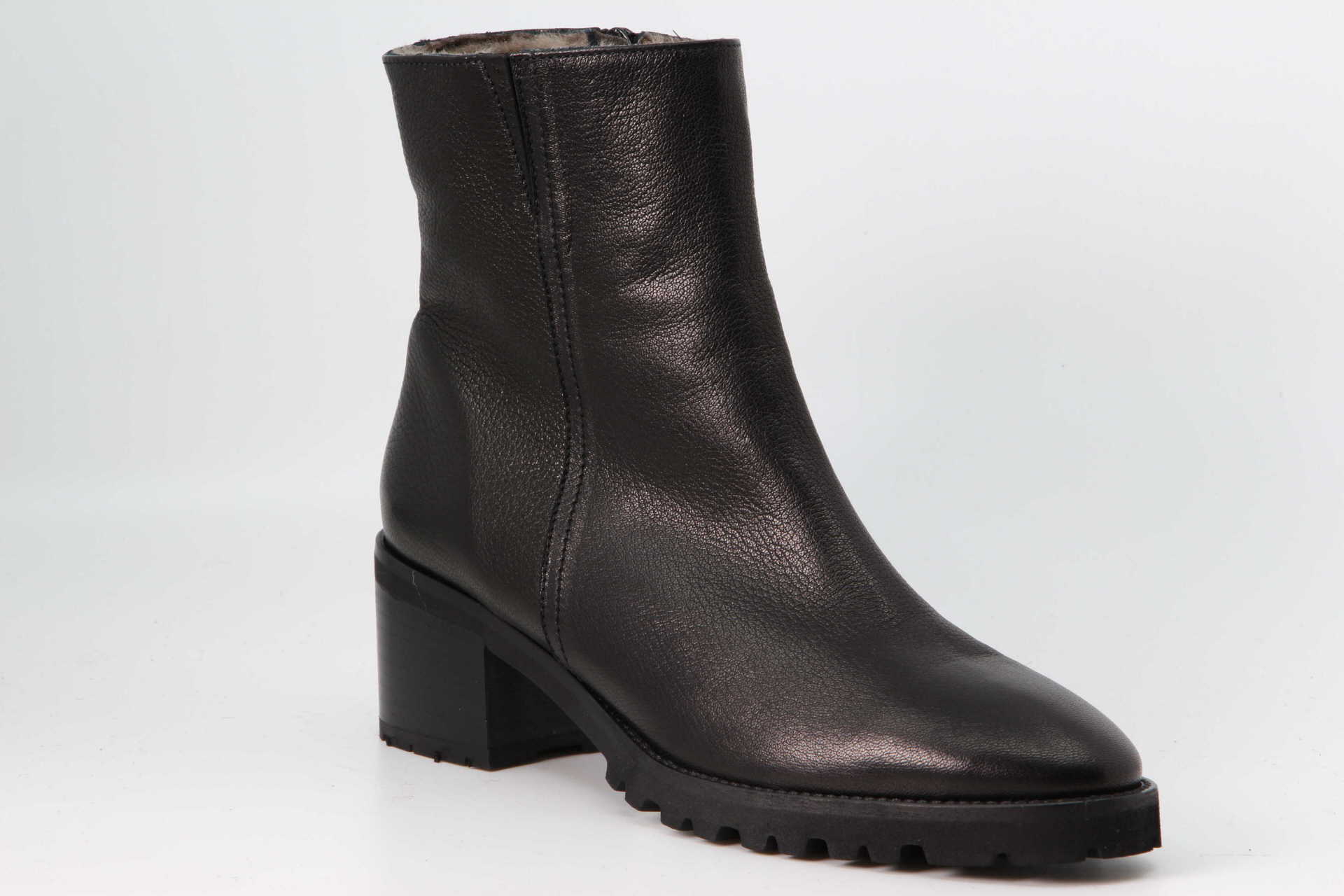Stiefelette schwarz Vorderseite
