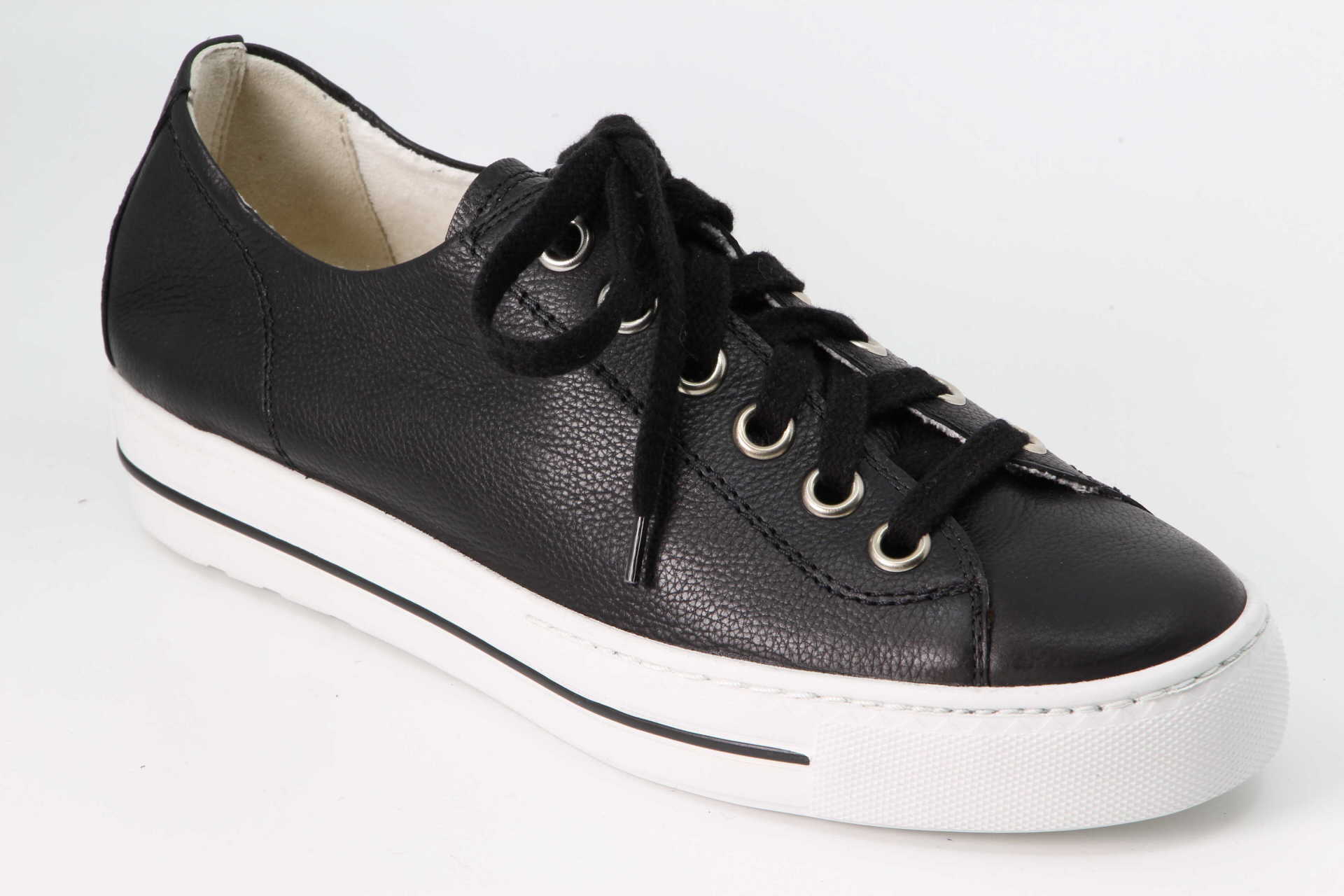 Sneaker black Vorderseite