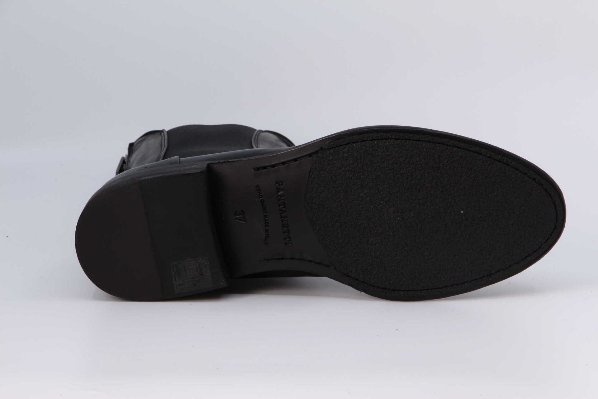 Stiefelette schwarz Sohle