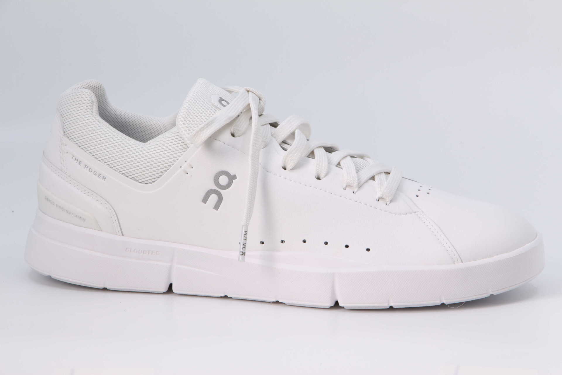 The Roger Advantage Men all white Vorderseite