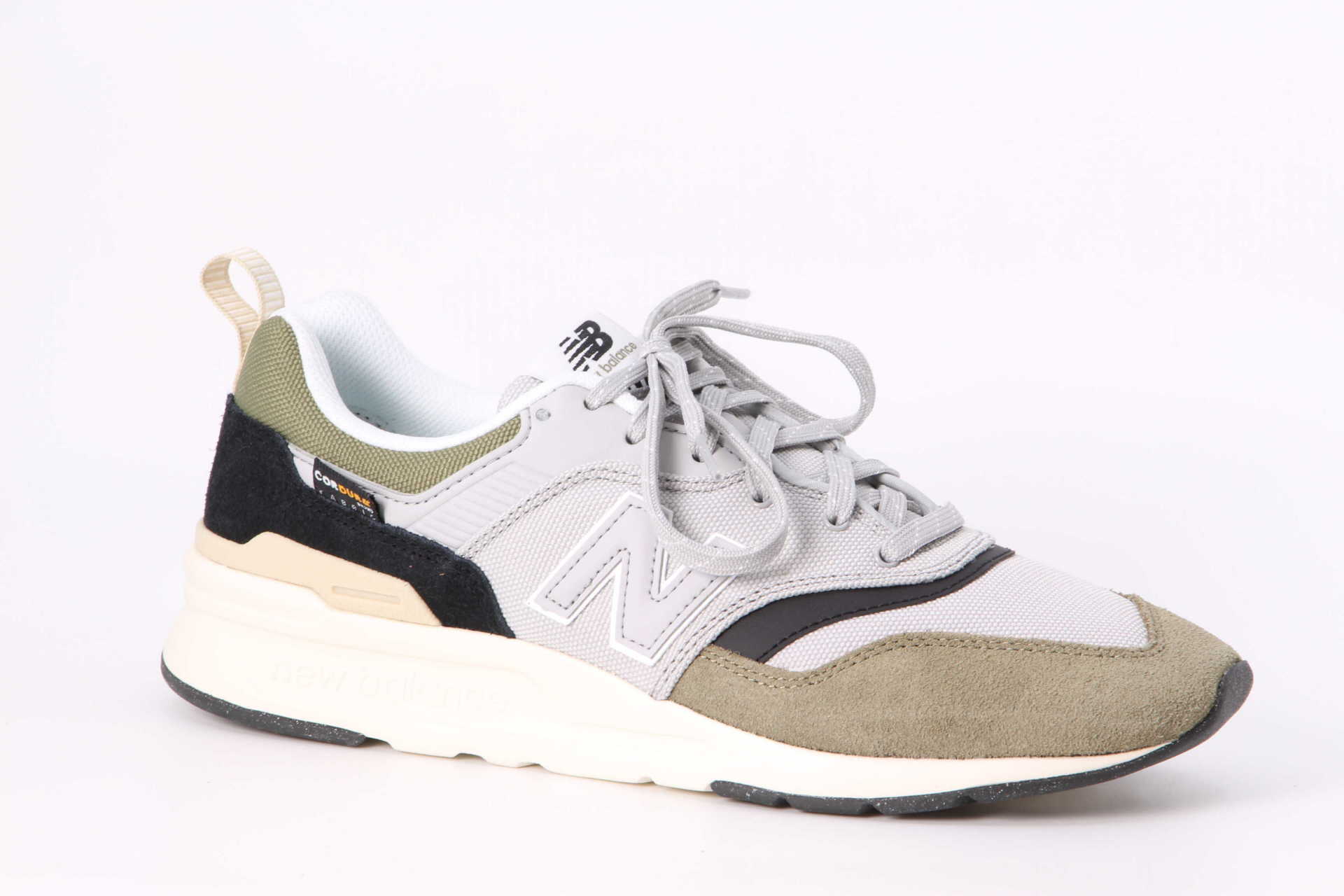 Sneaker covered green Vorderseite