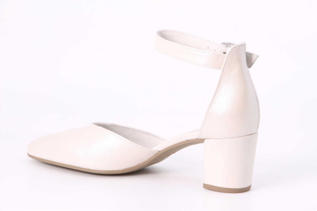 Pumps offwhite Rückseite