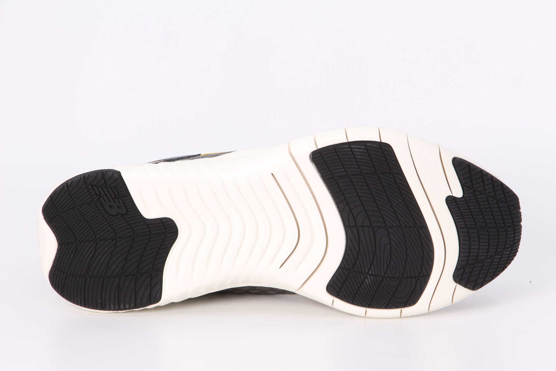 Sneaker BEAYA schwarz Sohle