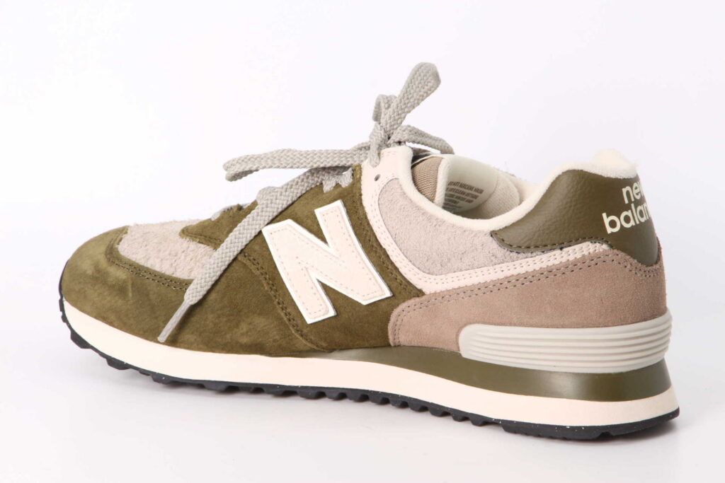 Sneaker 574 grün / beige Rückseite