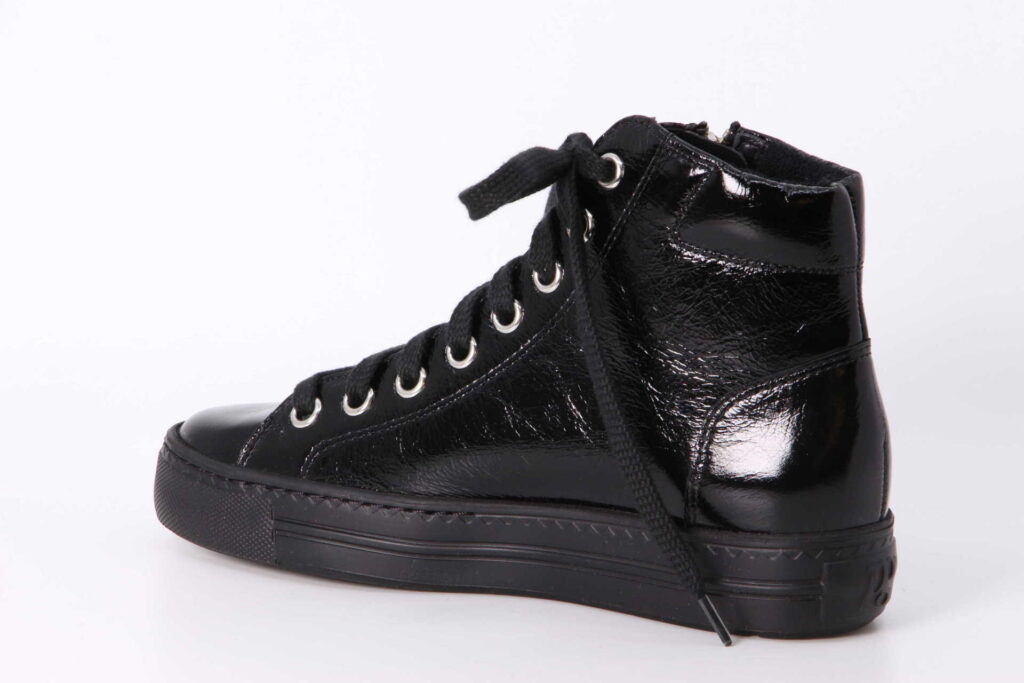 Sneaker schwarz Rückseite