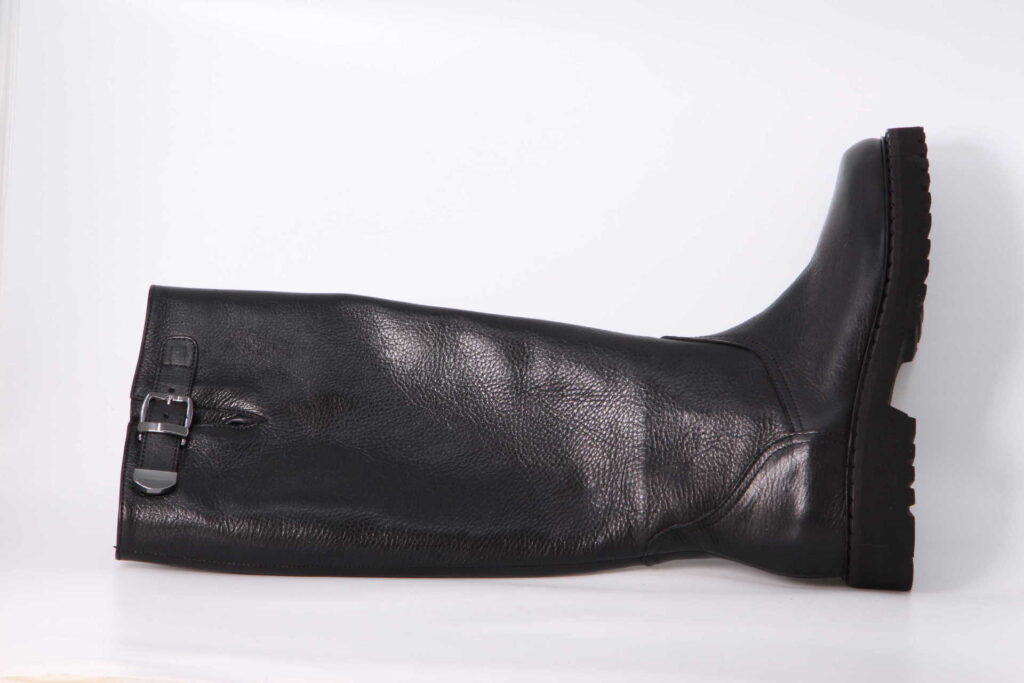 Hochschaft-Stiefel schwarz Vorderseite