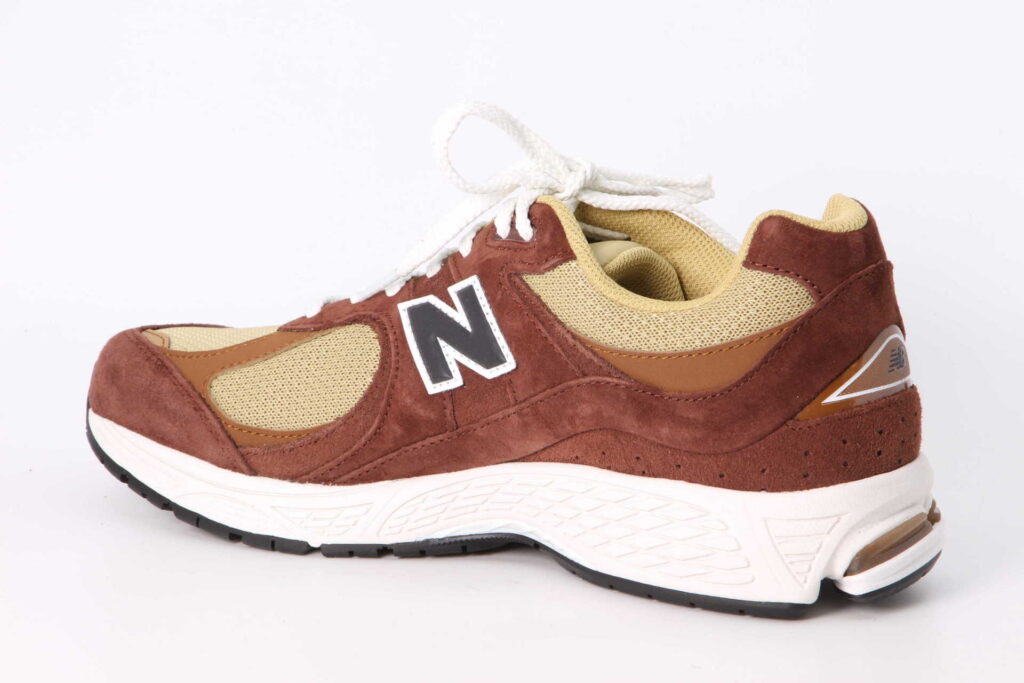 Sneaker 2002 richt oak / breakfast Rückseite