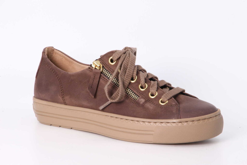 Sneaker dunkelbraun Vorderseite