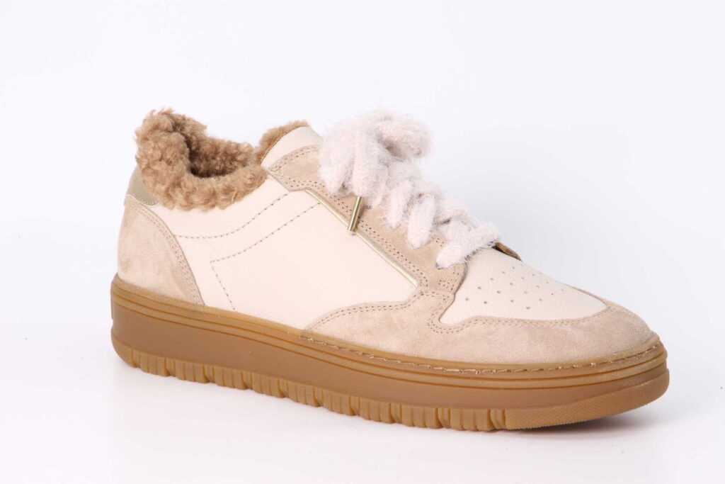 Wintersneaker almond / biscuit Vorderseite