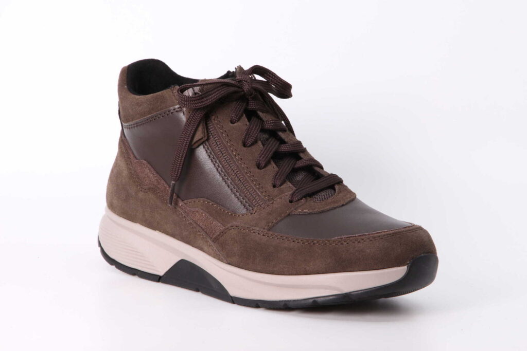 Winter-Sneaker dunkelbraun Kombi Vorderseite