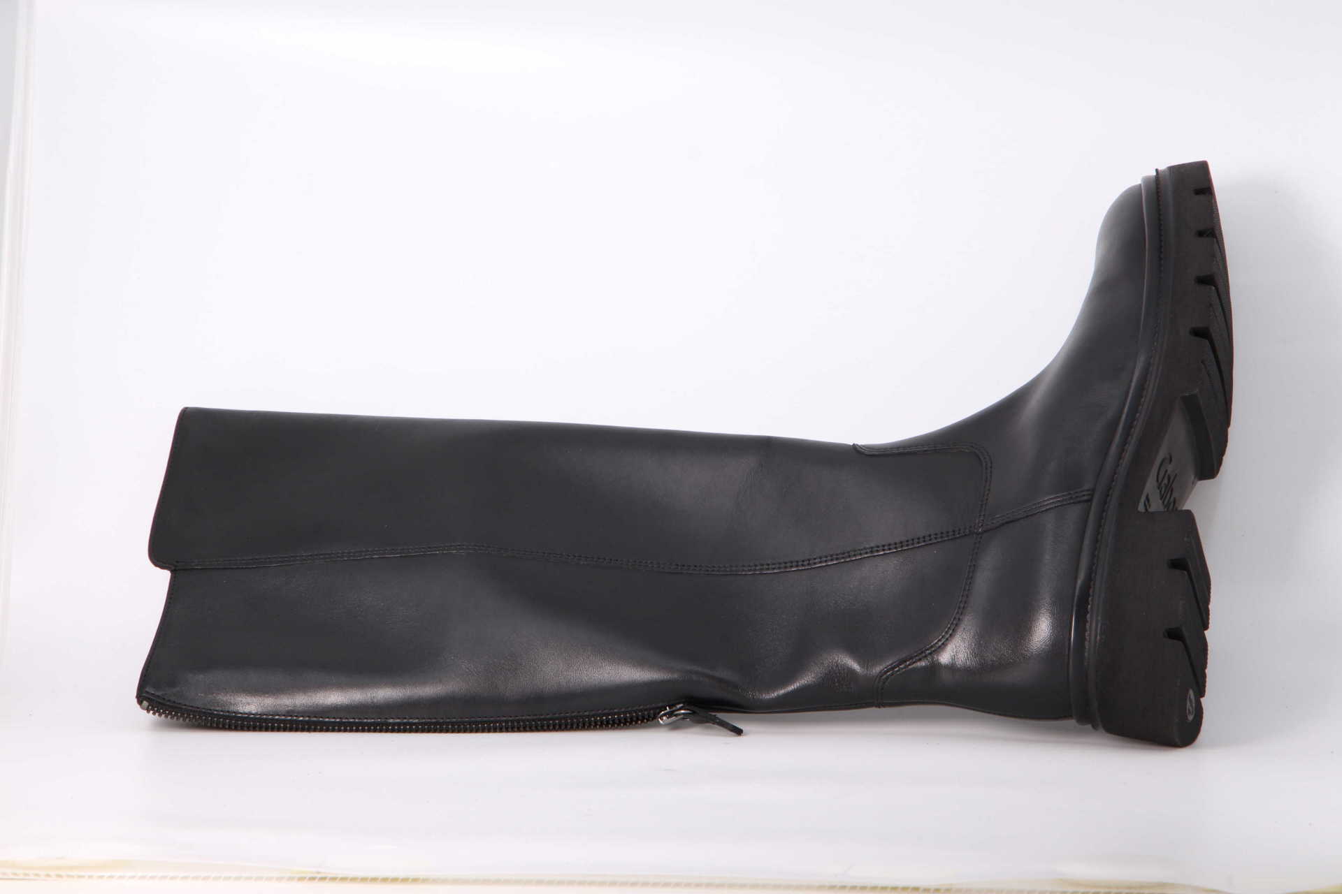 Hochschaftstiefel schwarz Vorderseite