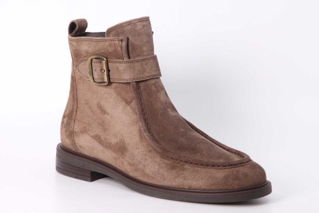 Stiefelette earth Vorderseite