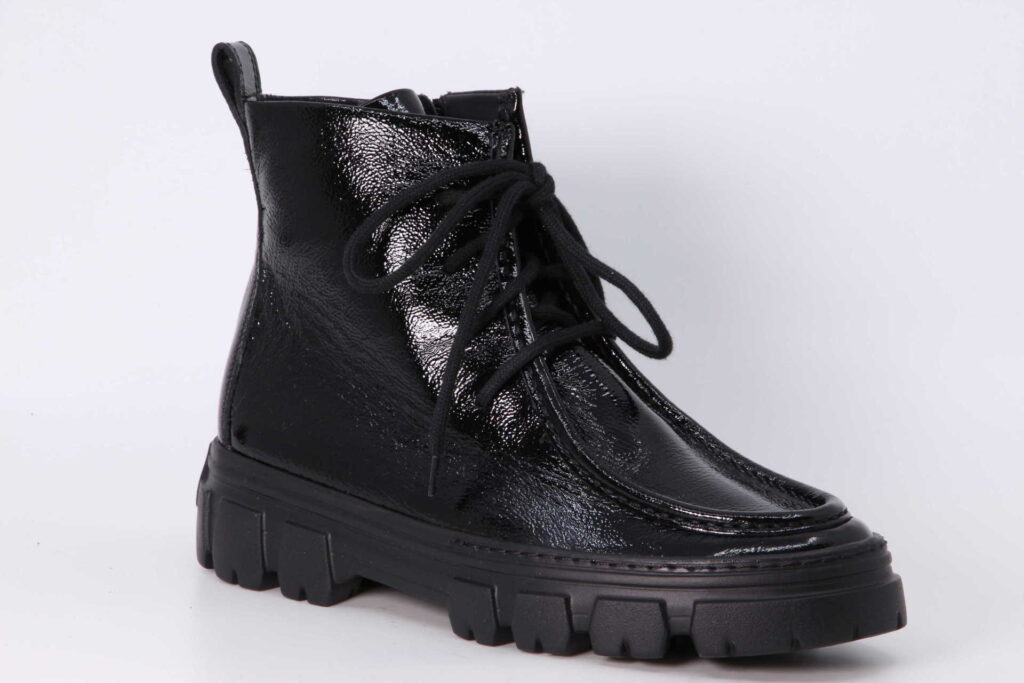 Stiefelette schwarz Vorderseite