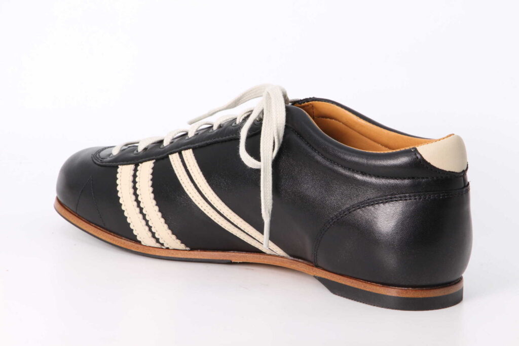 Finalist black / cream Rückseite