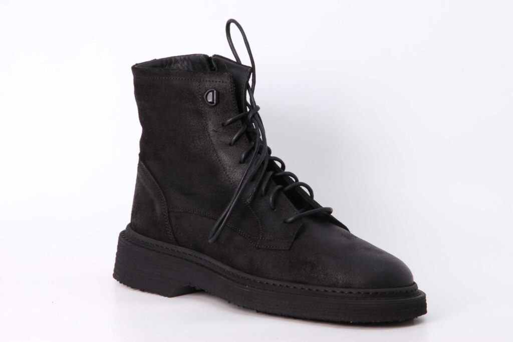 Schnür-Stiefelette schwarz Vorderseite