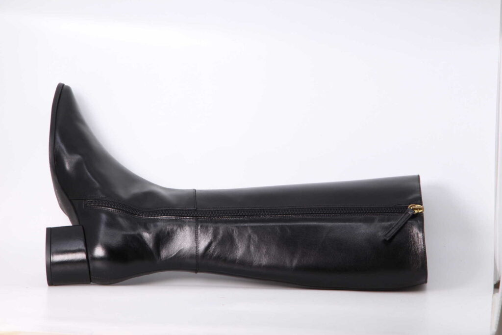 Stiefelette schwarz Rückseite