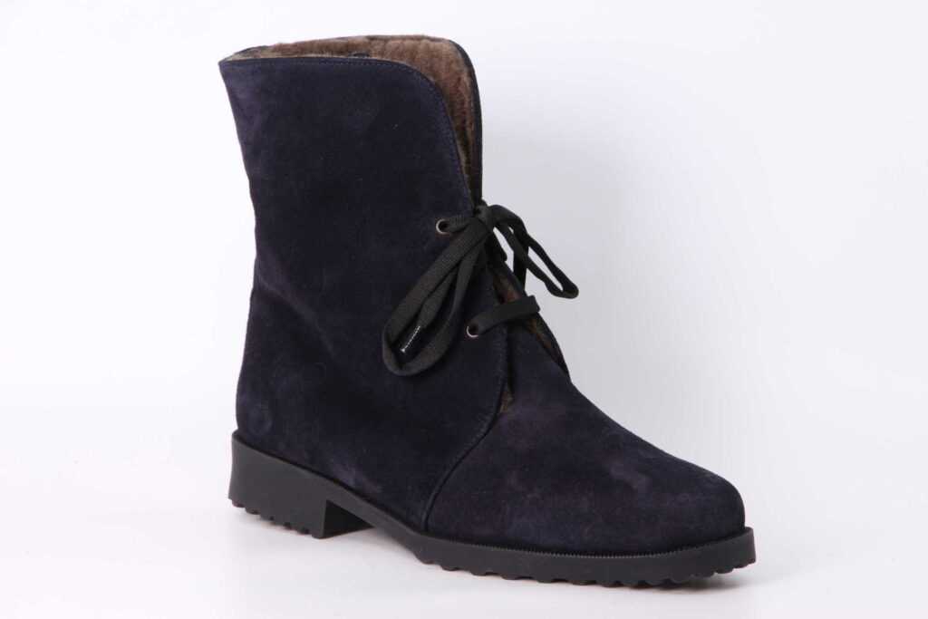 Winterstiefelette blau Vorderseite
